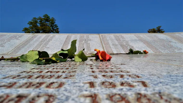 Nizozemski premijer ispričao se vojnicima zbog Srebrenice: 'I naravno, danas mislimo isto...'
