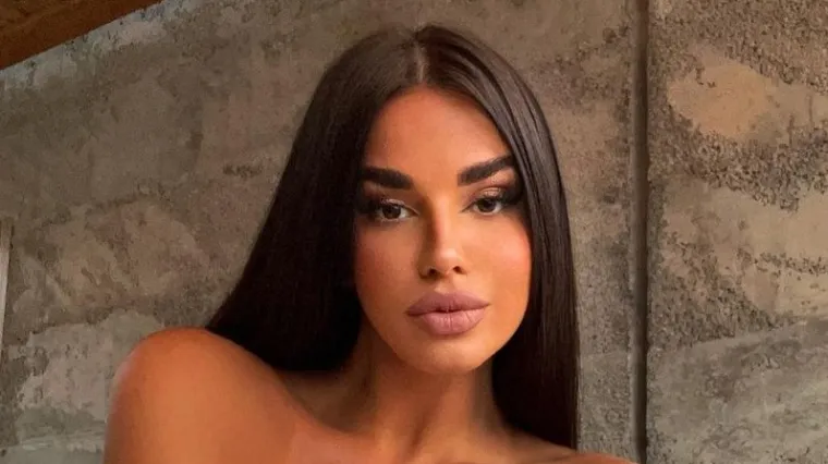 Ivana Knoll ponovno pokazala seksi prijateljicu Saru pa otkrila tajnu svoje brutalne guze