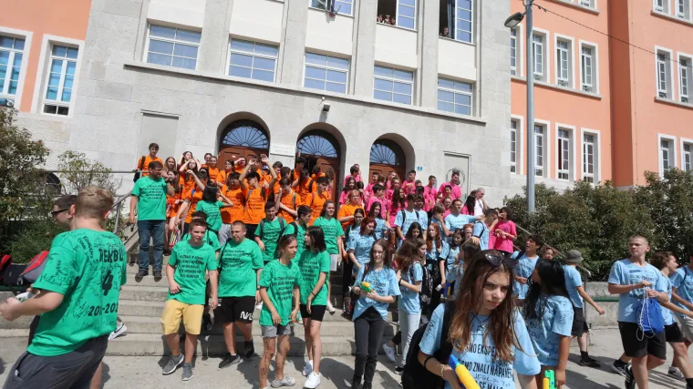 Proveli smo zadnji dan &scaron;kole sa &scaron;kolarcima: 'Tamo gdje idem, a idem u gimnaziju, neće biti ovako zabavno&hellip;'