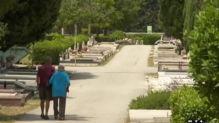 Na groblju upala u rupu od 2 metra. Došla Hitna, vatrogasci: 'Ne pamtim da smo ikad ikoga vadili s groblja'