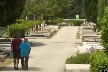 Na groblju upala u rupu od 2 metra. Došla Hitna, vatrogasci: 'Ne pamtim da smo ikad ikoga vadili s groblja'