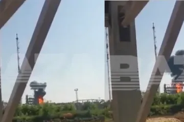 U ruskoj rafineriji izbio požar: Vlasti tvrde da su iznad postrojenja uočena dva ukrajinska drona