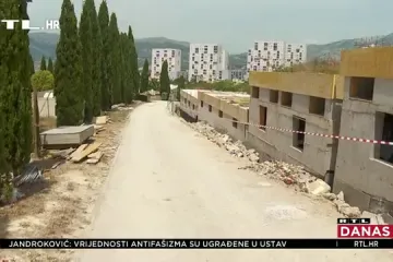 Na groblju upala u rupu od 2 metra. Došla Hitna, vatrogasci: 'Ne pamtim da smo ikad ikoga vadili s groblja'