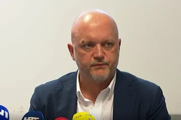 Croatia Airlines o oštećenom avionu: 'Očito je bio posrijedi oštar predmet. Tražimo izvješća aerodroma'