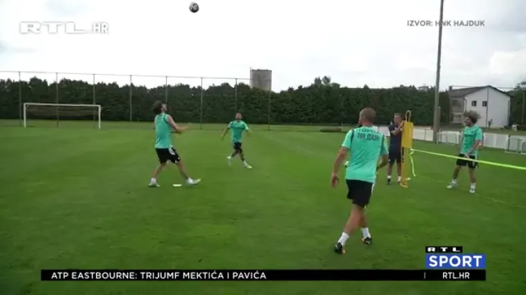 Eduoka je ponijelo, Subašića i Lovru isto: Ovako feštaju i zezaju se hajdukovci; 'Joooj di si bio mali, e'