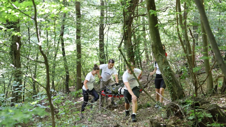 Šest timova natjecalo se u gorskom spašavanju: 'Na ovaj način možda ćemo nekome spasiti život'