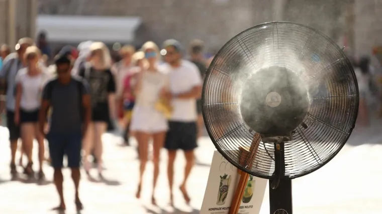 Sru&scaron;ena tri lipanjska temperaturna rekorda: U Kninu danas izmjereno visokih 39.7 stupnjeva