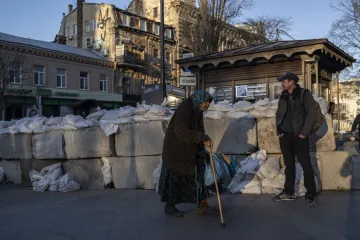 VIDEO Ruski projektil pogodio stambenu zgradu u Odesi, poginulo najmanje 17 ljudi