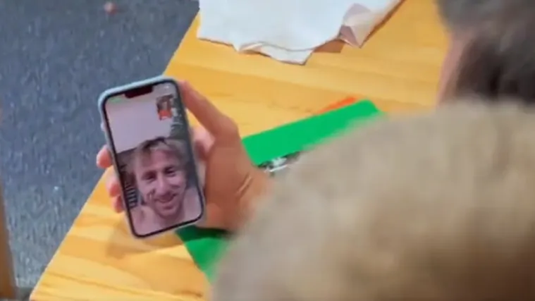 Veliko srce na&scaron;eg Luke. Modrić se javio dječaku kojem su Rusi ubili roditelje, pogledajte dirljivi video