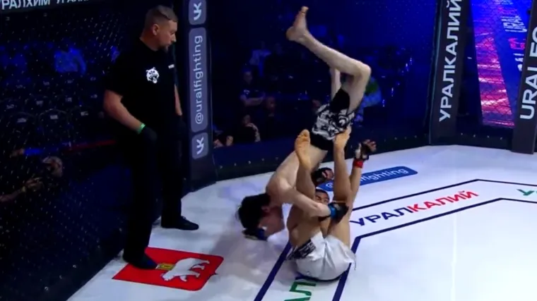 MMA borac atraktivnim potezom želio dokrajčiti suparnika, sve je zavr&scaron;ilo katastrofom