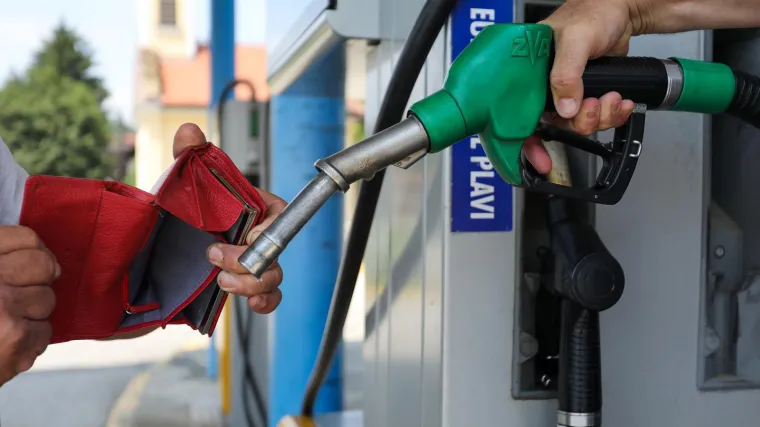 Vlada je fiksirala cijene, ali &scaron;to bi učinili Hrvati? 'Nek' nam daju službene kartice!', 'Svima nam kupe konje'