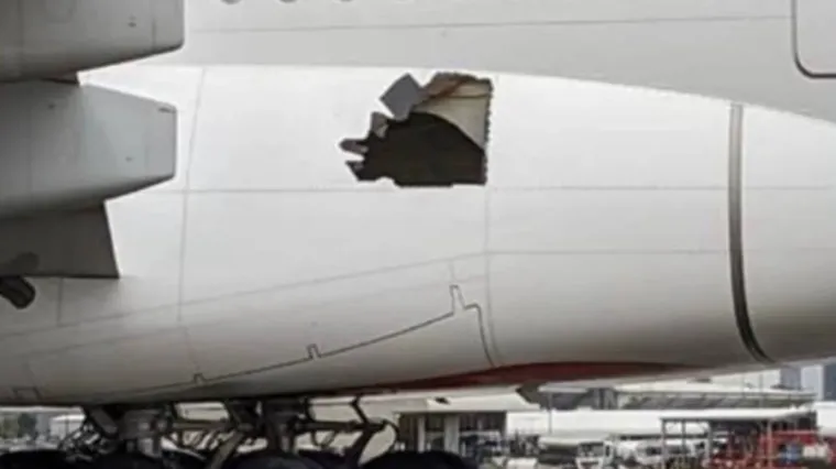 Putnički avion 14 sati letio s velikom rupom na trupu. Putnici čuli glasan prasak