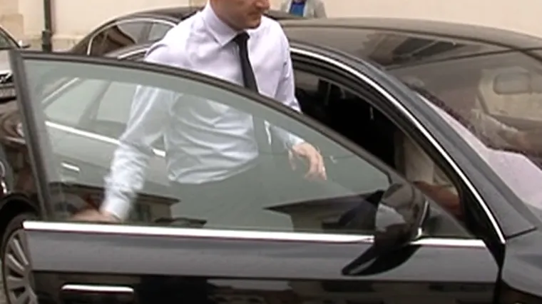 Ministar Marić dao je ostavku usred afere 'Produženi vikend'