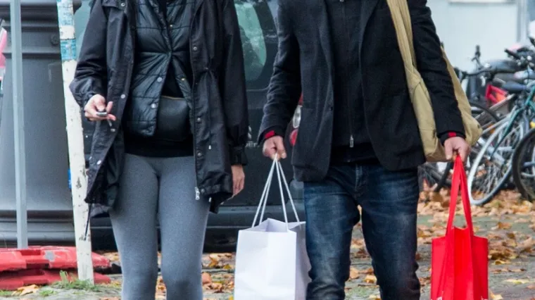 Život mu je bio prava tragedija, a sad kad je konačno iskreno sretan, obožavatelji mu pljuju partnericu: Ma, ne mogu im ništa...