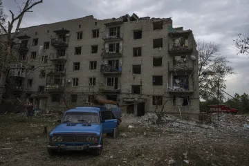 Ukrajinske vlasti izvukle tijela 15 poginulih u ruskom raketiranju peterokatnice u Donjecku