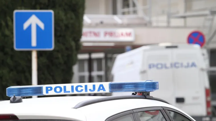 Policajka u Puli spasila desetomjesečno dijete koje je bilo ostavljeno u autu: Hitna pomoć ga je prevezla u bolnicu
