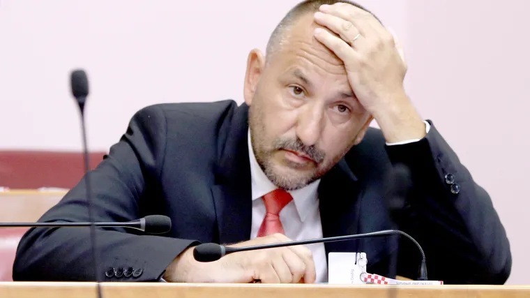 U saboru pale teške riječi pa Zekanović poručio Benčić: 'Nemojte si laskati, niste moj tip'