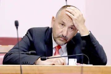 U saboru pale teške riječi pa Zekanović poručio Benčić: 'Nemojte si laskati, niste moj tip'