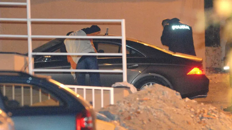 Poduzetnik 'crvenih očiju' pet sati odbijao izaći iz Mercedesa nakon potjere: Policajcima prijetio otkazom i Đurom Sessom