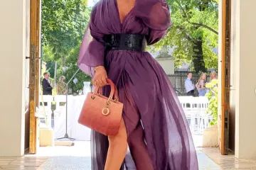 Snježana Mehun nabacila dekolte 'do poda' i prorez 'do neba', a pobrinula se i da foot fetišisti padnu u trans