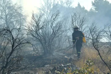 Torcida Šibenik pokrenula akciju nabave vatrogasne opreme. 'Gasili su vatru granjem i golim rukama'