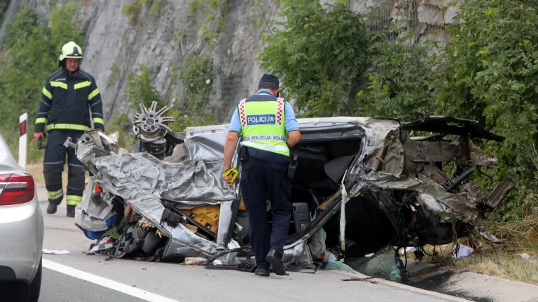 FOTO Jedna osoba poginula u te&scaron;koj prometnoj nesreći na autocesti A1, očevid jo&scaron; traje