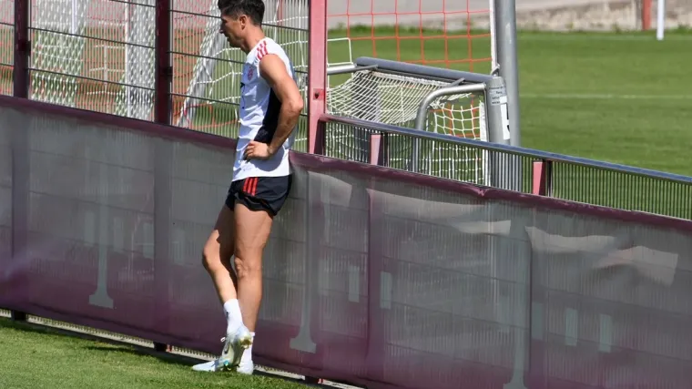 Robert Lewandowski trenirao s Bayernom i razbjesnio navijače, pogledajte &scaron;to je radio