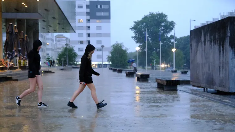 Počelo je sunčano, ali neće potrajati: Stiže nevrijeme, upaljen meteoalarm, a ni vikend nije ni&scaron;ta bolji
