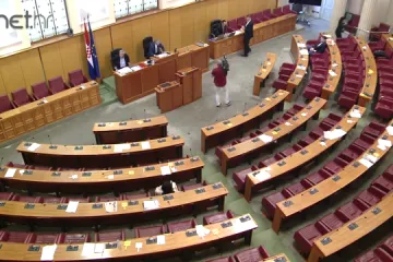 Reiner: 'Ima vas samo troje'