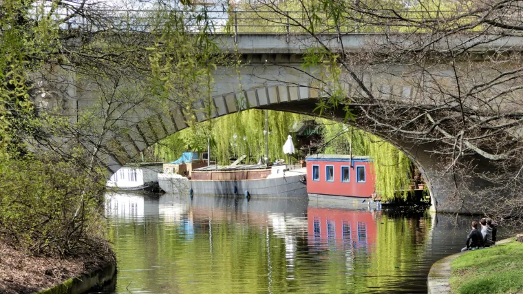 S mosta bacio bicikl koji je pao na veslačicu. Policija ga prijavila za kr&scaron;enje Zakona o brodskom prometu