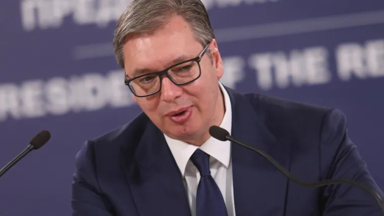 Vučić pad aviona u Grčkoj nazvao prometnom nesrećom. Ne razmi&scaron;lja o prestanku slanja oružja