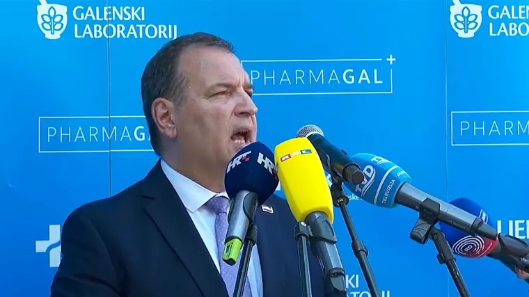 Bero&scaron; na otvorenju doma zdravlja i ljekarne nabrajao nove projekte, a onda: 'Da vas ne zamaram po ovom suncu'