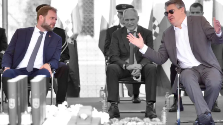 Banožić se, uz prigodan 'selfie', na Facebooku obratio predsjedniku: 'Ugodan vikend želi Vam dr. Banožić!'