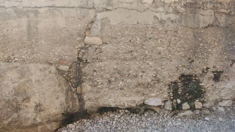 Žena je zgrožena situacijom na kupalištu u Dubrovniku: 'Go*na izlaze iz kanalizacije! Smrdi k'o kuga'