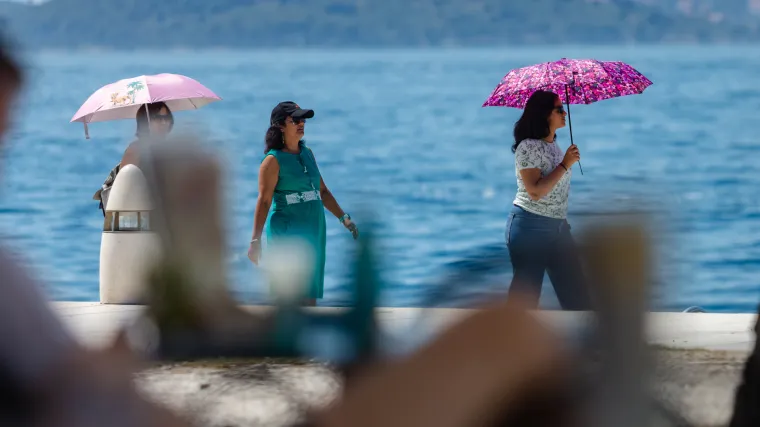 Nesnosna vrućina na kopnu će popustiti, ali na moru ostaje vruće uz slab vjetar