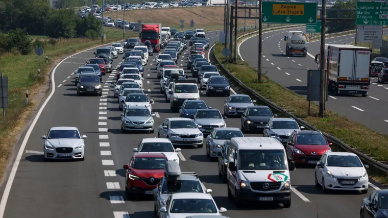 Pripremite se na gužve, čekanja i kolone: U smjeru Dubrovnika&nbsp;kolona duga&nbsp;oko 13 kilometara