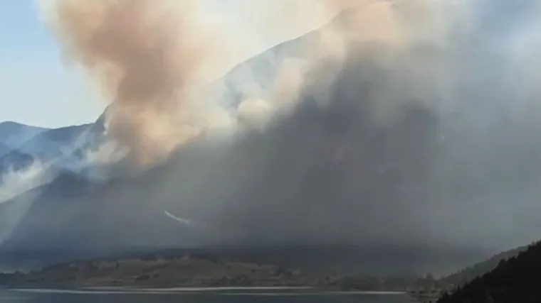 VIDEO Veliki požar u BiH i dalje se nekontrolirano &scaron;iri, ugrožene i vikendice
