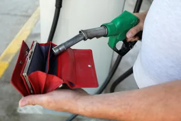 Ovo su nove cijene goriva: Pogledajte koliko ćemo od sutra plaćati litru benzina, a koliko dizela