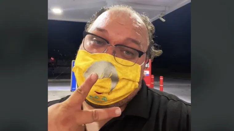 Zaposlenik benzinske javio &scaron;efu da ima koronu, a ovaj mu poručio: 'Nacrtaj se na poslu!'. Evo &scaron;to je učinio