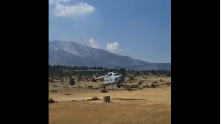 Gori u parku prirode u BiH: Požar gasi i jedan od hrvatskih helikoptera