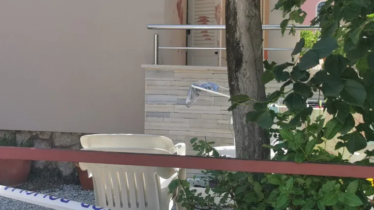 Objavljeni detalji stravičnog ubojstva kod Zadra: Sin je izbo oca do smrti, majku je nožem ranio