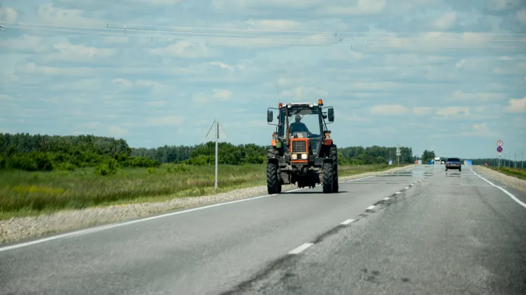 Pijani 64-godi&scaron;njak, a jo&scaron; uvijek bez položenog vozačkog, vozio traktor. A onda je naletio na policajce