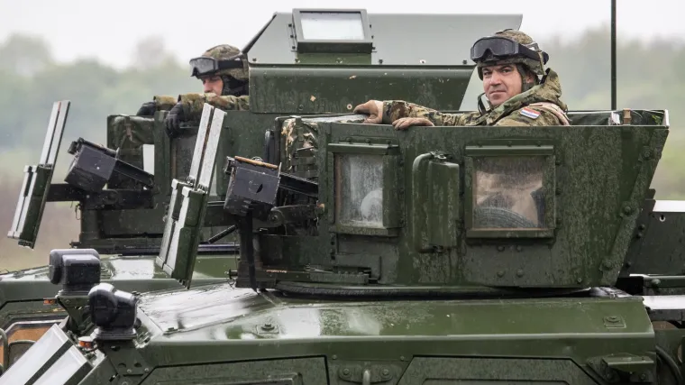 Kolona hrvatske vojske kreće prema Mađarskoj: 'Mogući su zastoji u prometu'