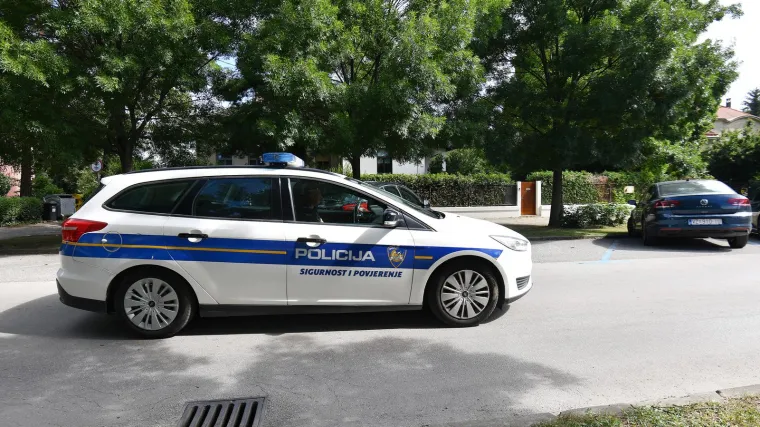 Nijemac u Banjolama usred noći ostavio trogodišnje dijete u automobilu: Preuzeo ga Centar za socijalnu skrb, a kod oca pronašli i drogu