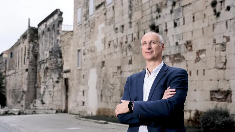 Puljak rastjerao glasne turiste s ulica, građani podijeljeni. 'I on se u sve mi&scaron;a di ne bi triba'