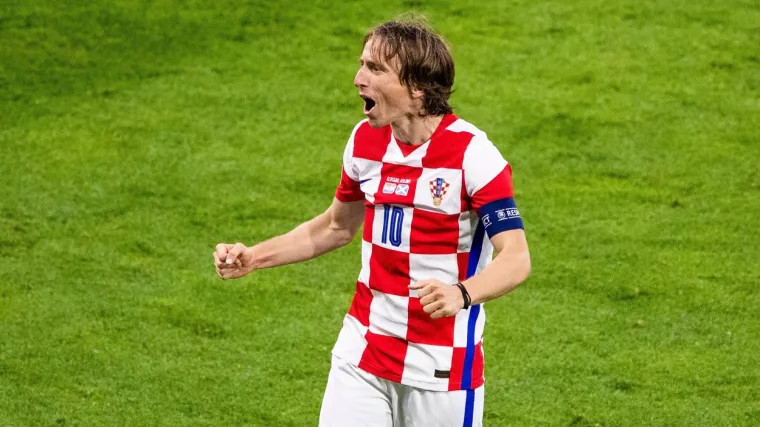 FOTO Studenti akademije u Mostaru posvetili golem mural Luki Modriću: 'On je simbol uspjeha'