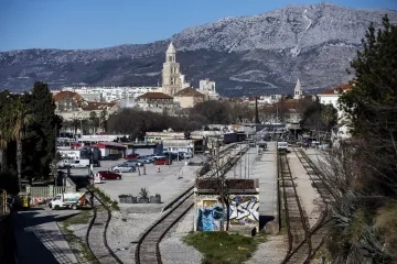 U Splitu što zbog kaosa, što zbog prometa, što zbog gužvi - predlaže se uvođenje turističke policije