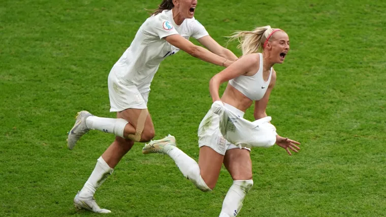 Junakinja nacije uokvirit će trenutno najpoznatije grudi i grudnjak na svijetu: 'Došlo mi je u trenutku, nisam to očekivala'