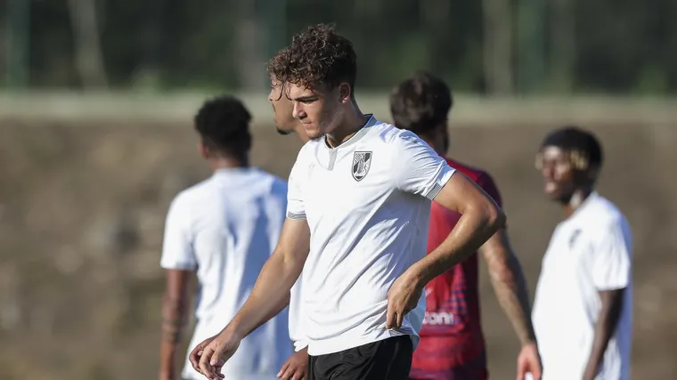 Mladi branič Vitorije: 'Spreman sam na duel s Livajom'