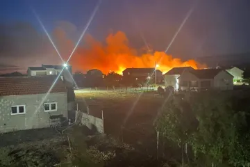 VIDEO/FOTO Gori u okolici Zadra i Šibenika: 'Požar je blizu kuća, postoji opasnost od širenja'